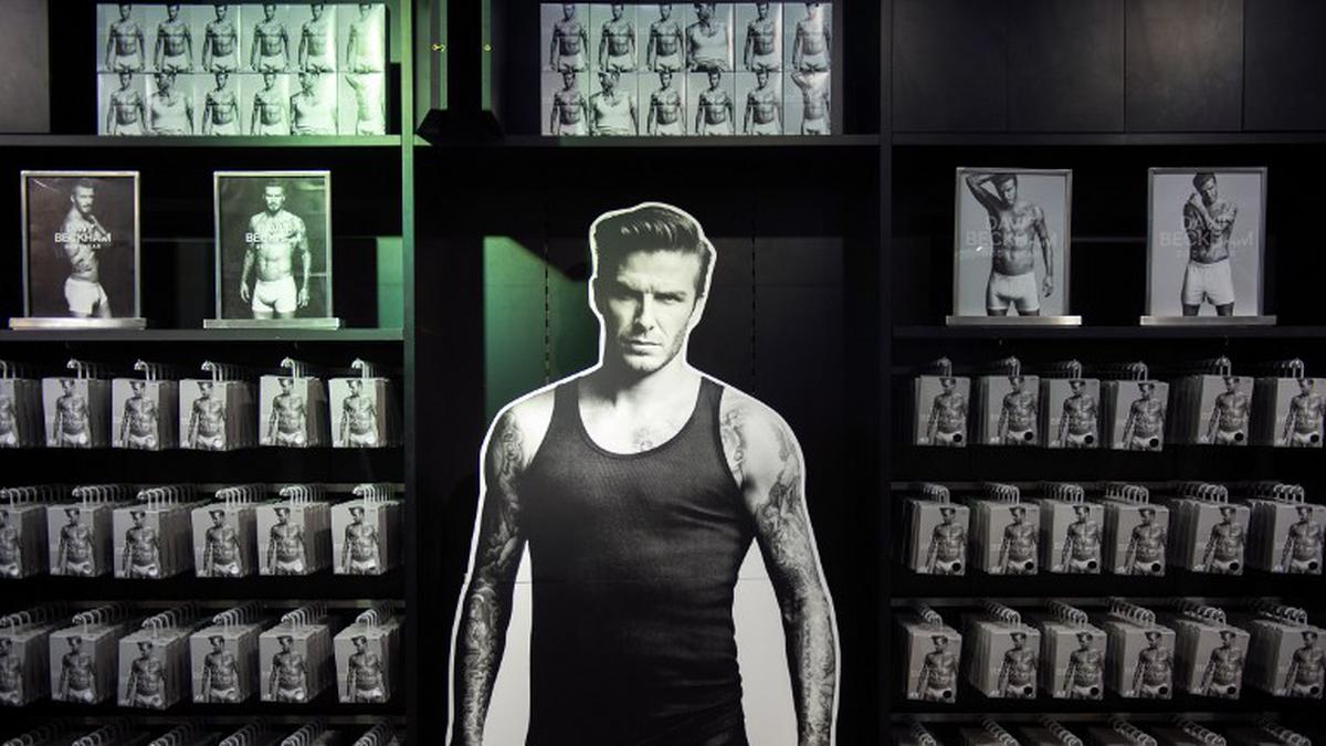 Makin Tua, Beckham Putuskan Pensiun Jadi Model Pakaian Dalam - Bola
