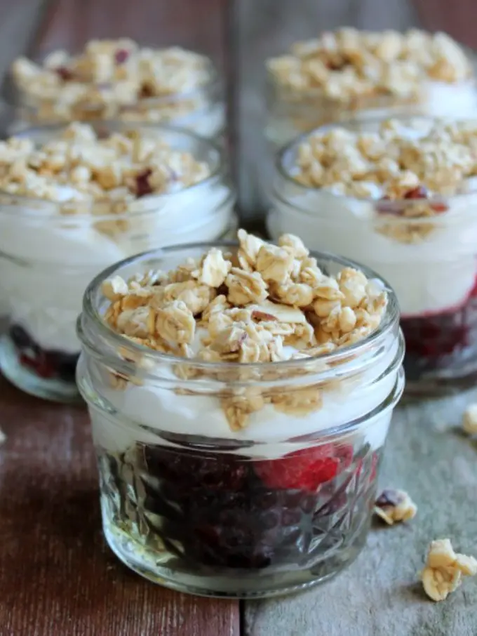 Bikin Parfait Mini Pagi Ini untuk Camilan Segar Sore Nanti