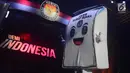 Maskot  Pemilu 2019 bernama Sang Sura saat diperkenalkan KPU di Monas, Jakarta, Sabtu (21/4). Sang Sura merupakan singkatan dari Sang Surat Suara. Karakter maskot berbentuk surat suara berikut dengan paku pencoblosan. (Merdeka.com/Imam Buhori)