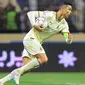 Cristiano Ronaldo berhasil mencetak golnya yang perdana bersama Al Nassr. Ronaldo membobol gawang Al Fateh pada laga pekan ke-15 Saudi Pro League di&nbsp;Stadion Prince Abdullah bin Jalawi, Sabtu (4/2/2023) dini hari WIB. (AFP/Ali ALDAIF)