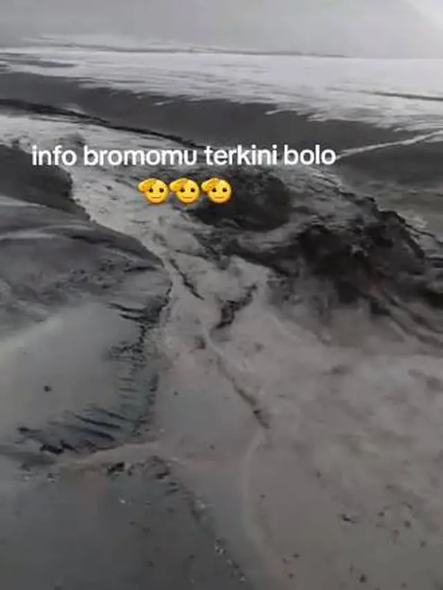 Momen Lautan Pasir Gunung Bromo Banjir Usai Hujan Deras Ini Viral