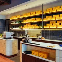 Kedai Pempek Selamat dengan konsep modern dan family friendly di kemang.