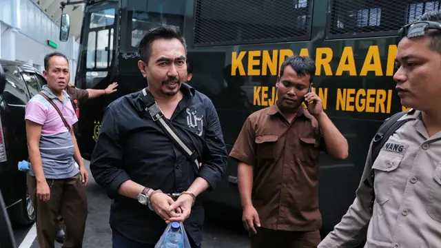 [Bintang] Aa Gatot Brajamusti