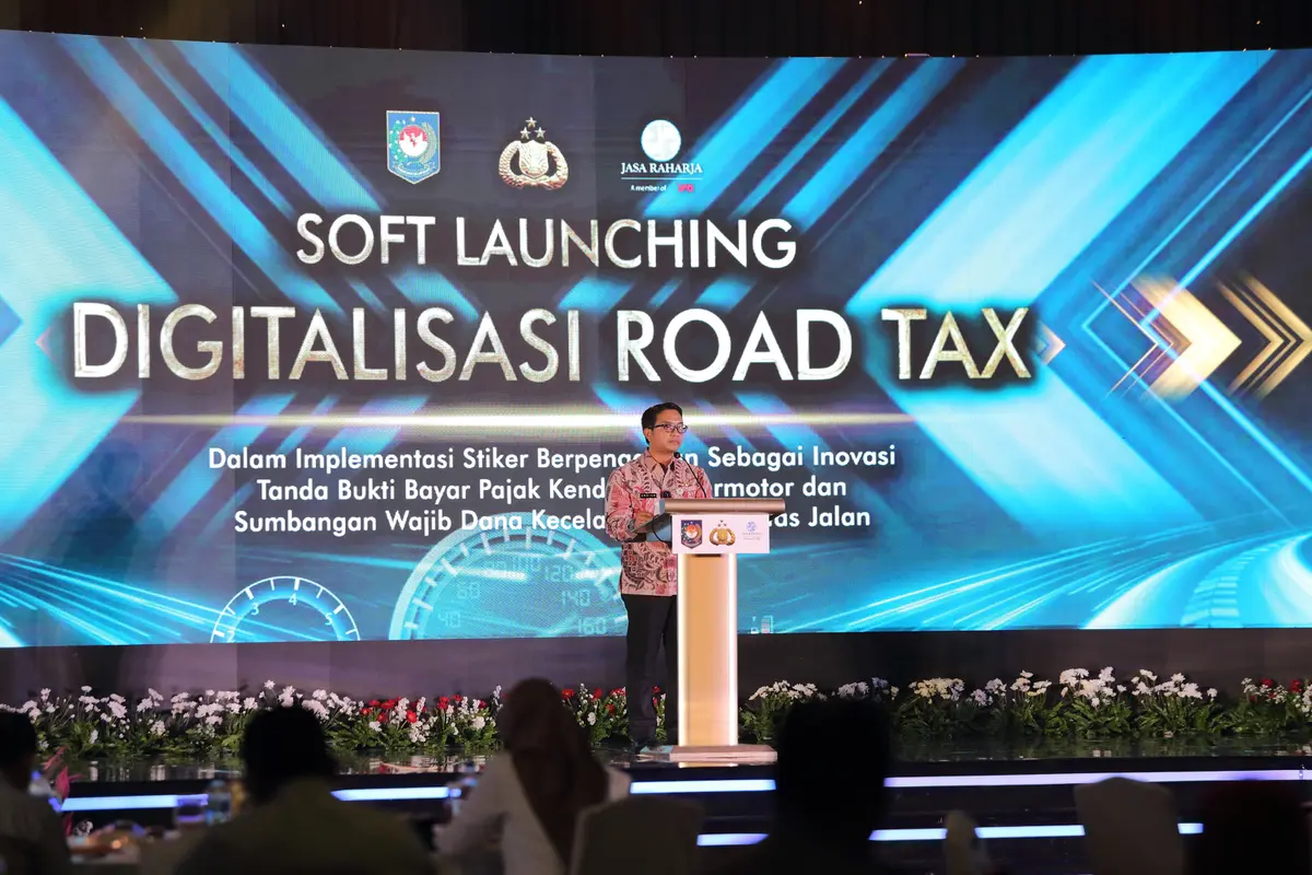 Kemendagri, Korlantas Polri dan PT Jasa Raharja meluncurkan program digitalisasi road tax melalui stiker berpengaman hologram