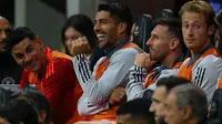 Luis Su&aacute;rez #9 dan Lionel Messi #10 dari Inter Miami bereaksi selama babak pertama melawan Atlanta United di Mercedes-Benz Stadium pada Kamis (19/9/2024) di Atlanta, Georgia. (Kevin C. Cox/Getty Images via AFP)