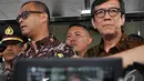 Yasonna H Laoly dan Andi Widjajanto saat keluar dari Gedung KPK, Jakarta, Kamis (18/12/2014). (Liputan6.com/Miftahul Hayat)