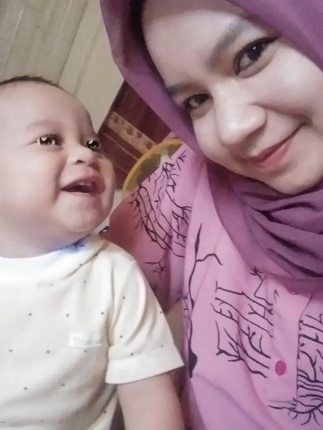 7 Hasil Editan Netizen Bikin Mata Anak Lihat Kamera Ini Hasilnya Kocak