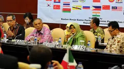 KADIN, CORE Indonesia dan CSIS menjadi narasumber dalam  'Focus Group Discussion' yang digelar Badan Kerja Sama Parlemen DPD RI, Jakarta, Selasa (2/12/2014). (Liputan6.com/Andrian M Tunay)