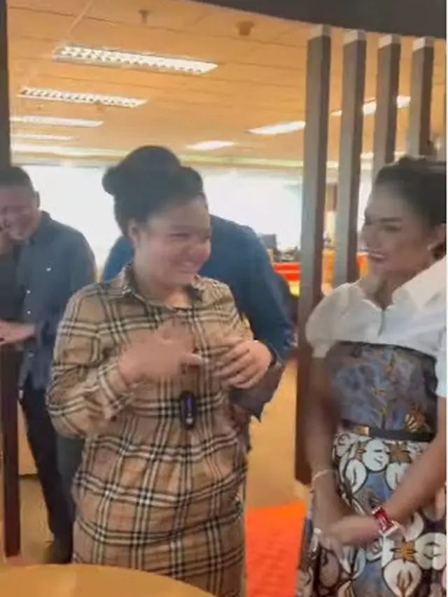 Amora Lemos, putri Krisdayanti kini bergabung dengan label musik terkenal (Foto: Instagram @amora_lemos05 @krisdayantilemos)