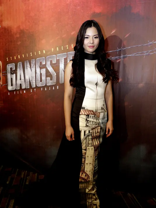 "Film ‘action’ tapi aku part-nya drama. Awalnya antusias, tapi tahunya aku di bagian dramanya," kata Eriska Rein di preskon film Gangster, Epicentrum, Kuningan, Jakarta Selatan, Selasa (25/8/2015). (Wimbarsana/Bintang.com)