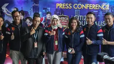 Suasana usai konferensi pers Citizen Journalist Academy di Jakarta, Selasa (25/7). Program citizen journalist bertujuan memberikan edukasi serta wadah generasi muda untuk memanfaatkan teknologi informasi secara positif. (Liputan6.com/Faizal Fanani)