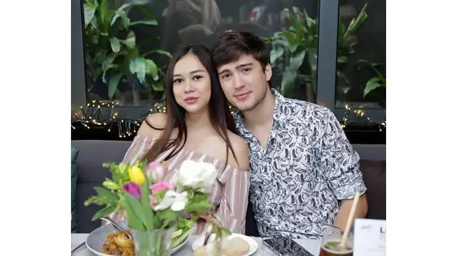 10 Selebriti Ini Bersuamikan Bule, Mesra dan Harmonis Abis