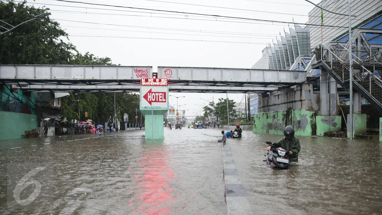 20170221-Banjir di Jalan Gunung Sahari-Jakarta Pusat