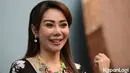 <p>Femmy Permatasari sangat peduli dengan penampilannya. Meski usia terus bertambah, Femmy melakukan berbagai perawatan seperti laser, botox, filler, tarik benang demi menjaga penampilannya. Alhasikl, Femmy terlihat awet muda. (KapanLagi.com/sry)</p>