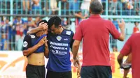Kabar mengejutkan dari Malang, dua pemain Arema Cronus, Samsul Arif dan Purwaka Yudi pamitan.