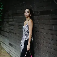 Putri Marino hadir di pameran Bulgari Serpenti 75 Years of Infinite Tales di Galeri Kukje di Seoul, [credit: Bulgari]
