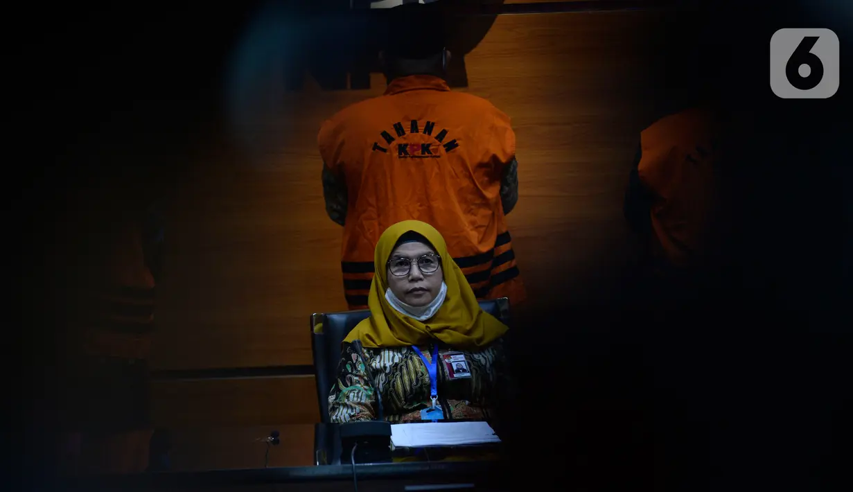 Wakil Ketua KPK, Lili Pintauli Siregar memberikan keterangan di Gedung KPK, Jakarta, Selasa (30/06/2020). KPK kembali menahan tiga mantan anggota DPRD Jambi tersangka kasus dugaan suap pengesahan APBD 2017-2018, yakni Cekman, Parlagutan Nasution, dan Tadjudin Hasan. (merdeka.com/Dwi Narwoko)