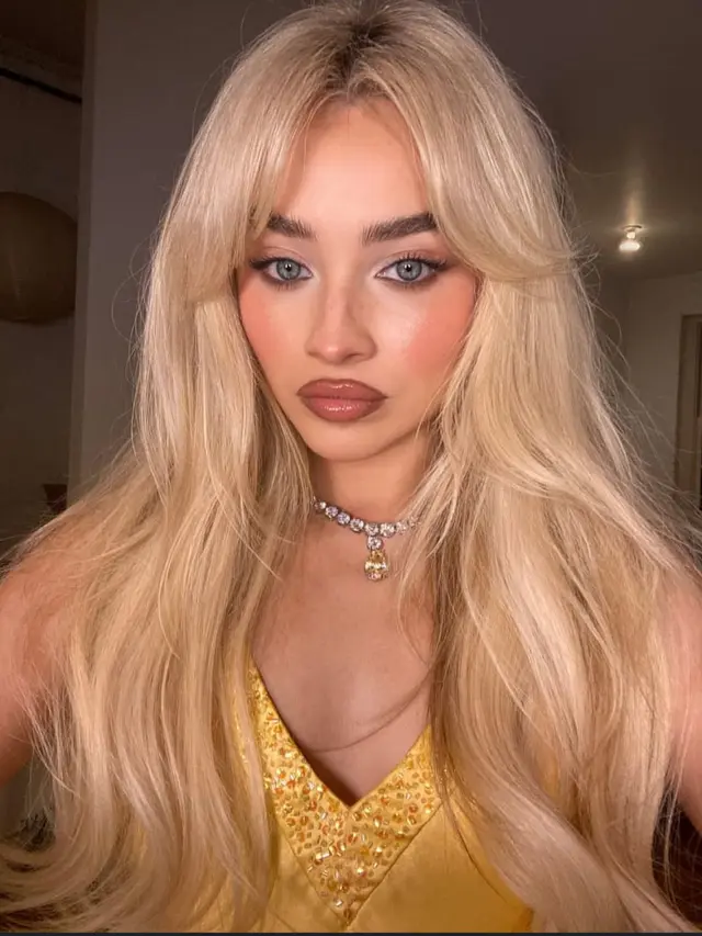 Model rambut curtain bangs kekinian cocok untuk pemilik rambut tebal