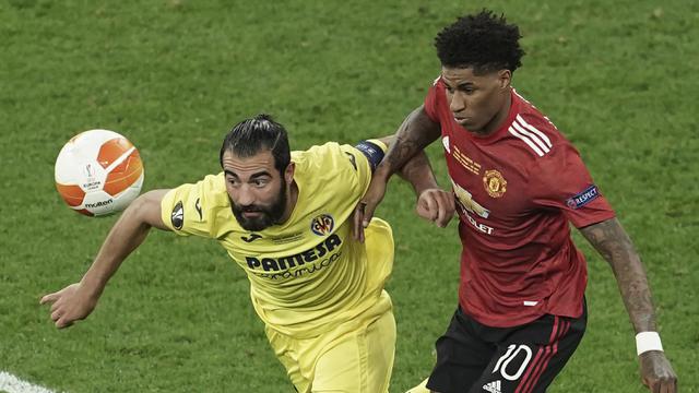 FOTO: Penalti De Gea Gagal, Villarreal Juara Liga Europa 2020/2021 usai Tundukkan Manchester United 12-11 - Marcus Rashford; Raul Albiol