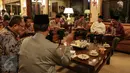 Suasana buka puasa bersama Dubes AS untuk Indonesia Robert O Blake di kediamannya, Jakarta, Rabu (24/6/2015). Beberapa tokoh Islam terlihat hadir dalam acara tersebut. (Liputan6.com/Faizal Fanani)