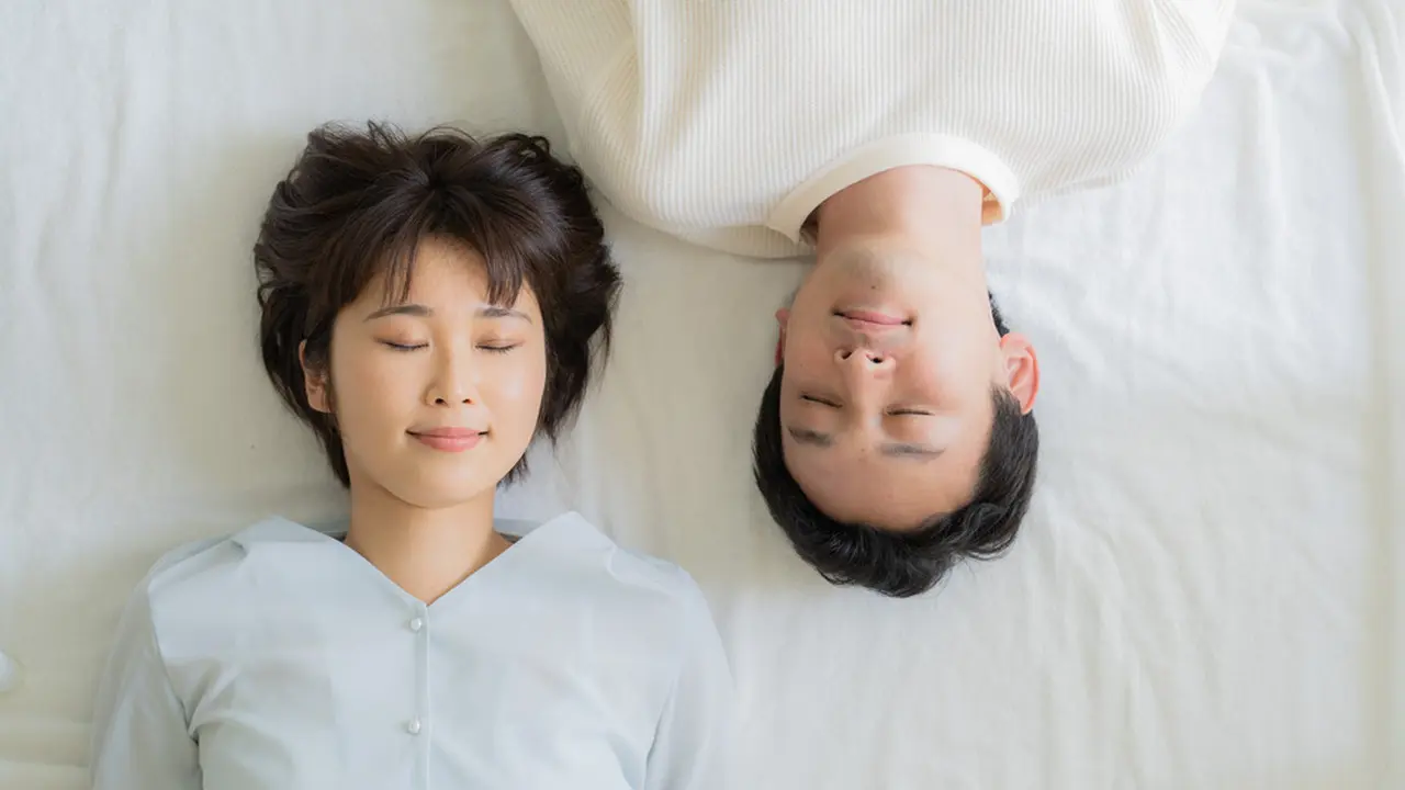 pasangan cinta bahagia