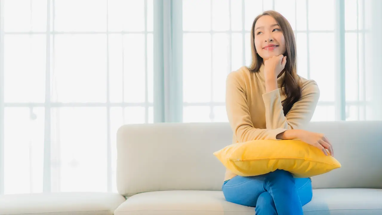 wanita agustus bertahan sabar