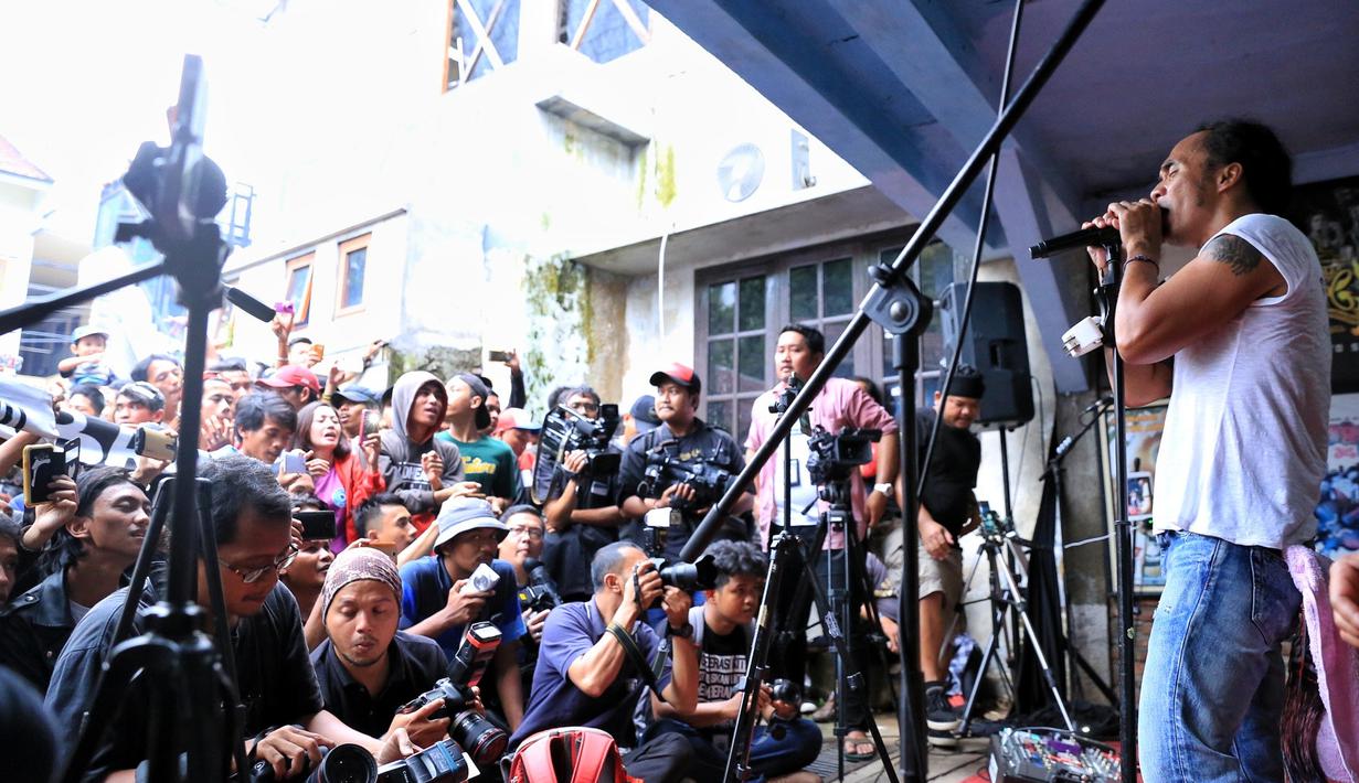 Ultah Kaka Slank  Dirayakan Bersama Slankers Photo 