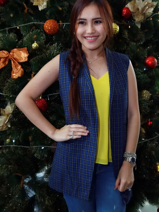 "Kalau masalah ditembak udah, tapi Ayu masih biasa, masih dingin. Ayu masih takut. Cuma ngobrol-ngobrol aja," kata Jupe menambahkan. (Deki Prayoga/Bintang.com)