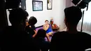 Artis seksi Nikita Mirzani nampaknya tidak ingin tenggelam dalam kasus yang tengah menimpanya baru-baru ini. Ibu dua anak ini diketahui sedang terlibat dalam proyek baru dengan Vidio.com. (Adit SCM/Bintang.com)