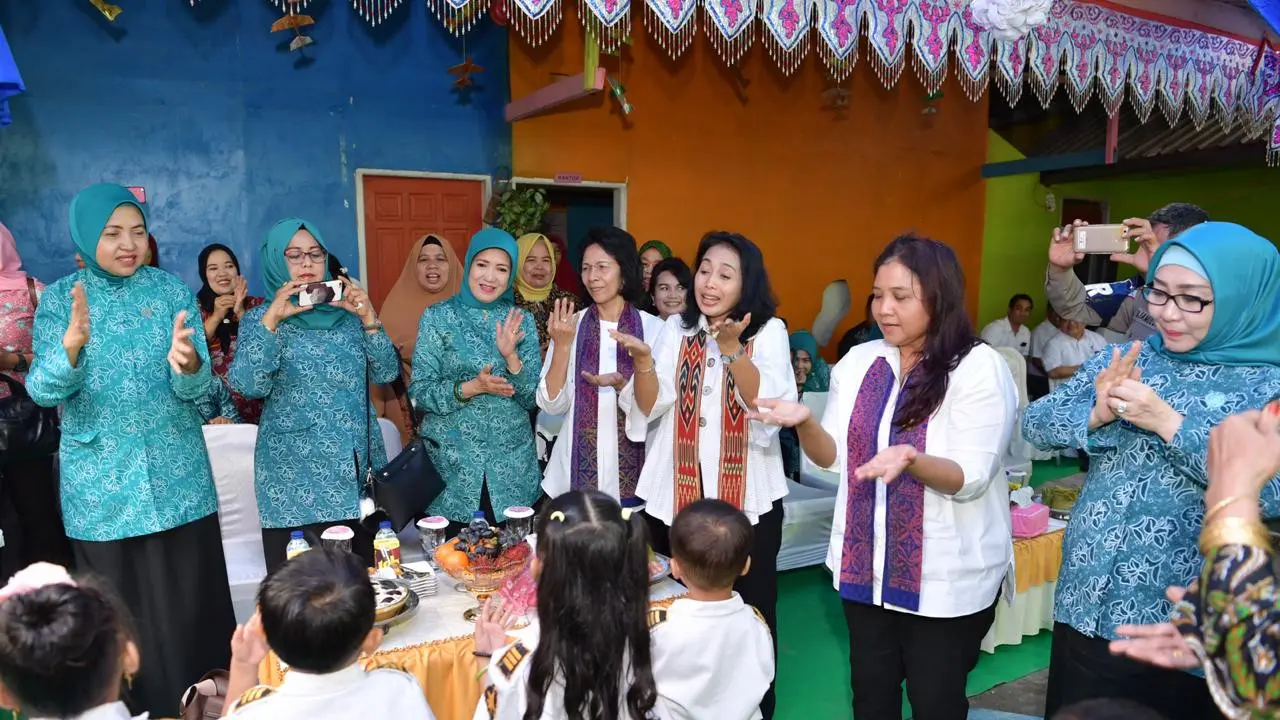 Cegah Stunting, OASE Kabinet Kerja Ajak Masyarakat Cuci Tangan yang Benar