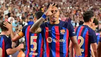 Barcelona berhasil mengalahkan Real Madrid pada laga persahabatan yang berlangsung di Allegiant Stadium, Las Vegas, Amerika Serikat, Minggu (24/07/2022) pagi WIB. Gol semata wayang dari Raphinha di menit ke-27 berhasil membawa Blaugrana menang di pertandingan yang bertajuk El Clasico pertama di musim 2022/2023. (AFP/Frederic J. Brown)