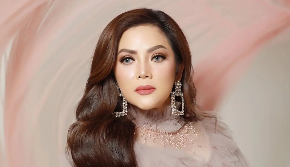 Dalam peluncurannya, ia juga mengunggah video klip lagu tersebut dalam akun YouTubenya Kristina Dangdut Official. Sampai saat ini video klip tersebut pun sudah mendapat puluhan ribu penonton. (Liputan6.com/IG/@kristinadangdut)