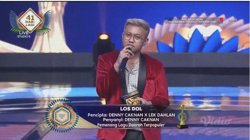 Denny Caknan raih penghargaan di Indonesian Dangdut Awards 2021