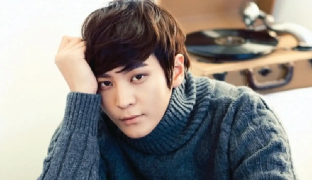 Joo Won resmi melakukan tugas wajib militernya pada 16 Mei 2017. Ia bertugas sebagai tentara aktif di Cheolwon, Gangwon. Cowok tampan ini akan menyelesaikan wamilnya pada Februari 2019. (Foto: soompi.com)