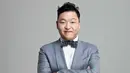 PSY saat ini sudah berumur 40 tahun, meskipun begitu ia tetap menghasilkanlagu-lagu hits dan masih bisa bergerak lincah. (Foto: Soompi.com)