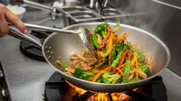 5 Makanan yang Sebaiknya Jangan Dimasak di Wajan Stainless Steel