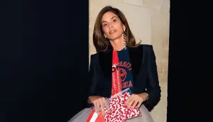 Rahasia Cindy Crawford Tetap Memesona di Usia 60 Tahun, Ini Rutinitas Skincare Sang Supermodel
