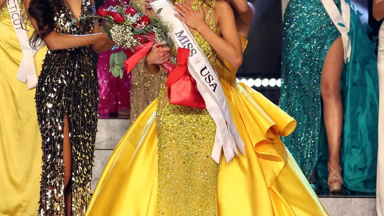 Pengunduran Diri Beruntun Ratu Kecantikan USA Menyibak Gunung Es Pageant Amerika Serikat