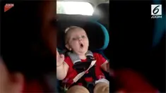 Seorang bayi berhenti menangis setelah mendengar lagu dari Katy Perry.