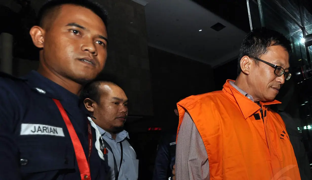 Rauf merupakan perantara uang dari pihak Fuad sebagai penerima uang terkait jual beli gas alam untuk pembangkit listrik di Gresik dan Gili Timur, Bangkalan, Selasa (2/12/2014). (Liputan6.com/Miftahul Hayat)