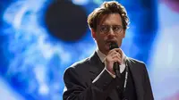 Melihat Wajah Johnny Depp dari Kumpulan Angka di Transcendence