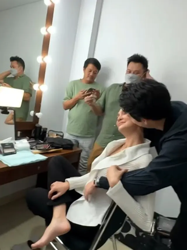 Luna Maya dan Maxime Bouttier (Instagram/mrsayudewi)