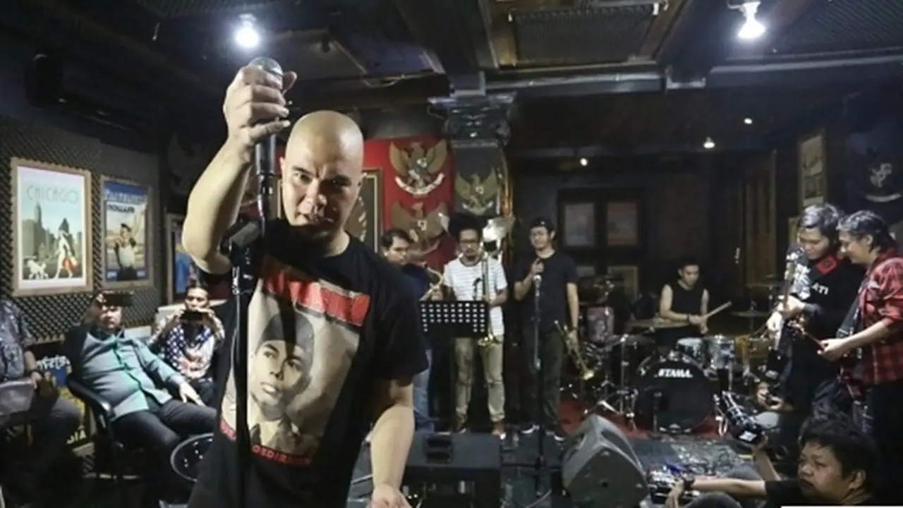 6 Momen Ahmad Dhani Latihan Musik Usai Bebas dari Penjara, Bareng T.R.I.A.D Band