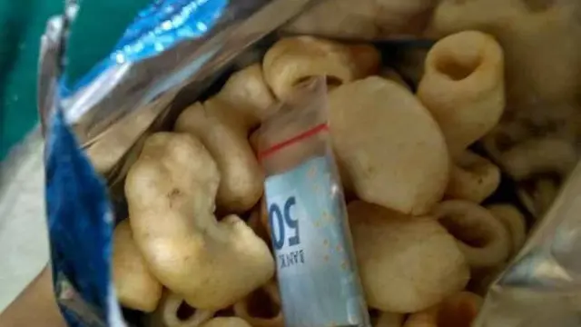 Viral, Snack Makaroni Berisikan Uang Rp 50 ribu