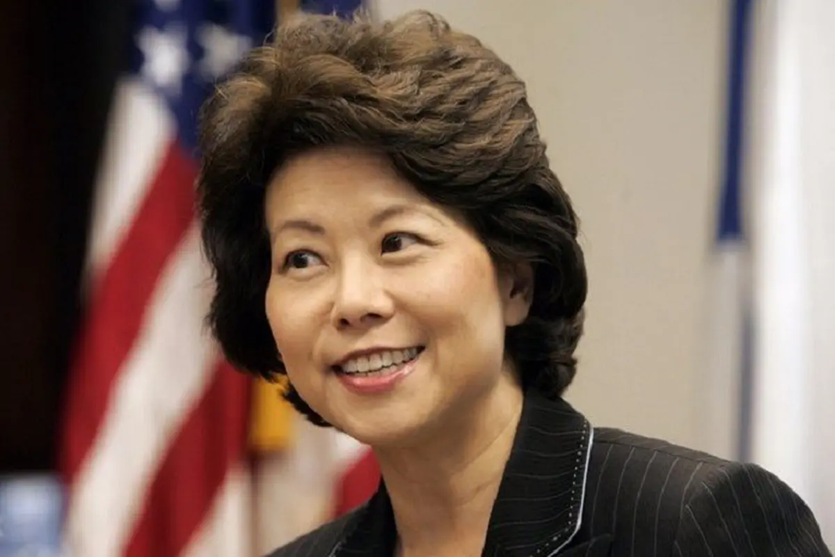 Elaine Chao ditunjuk oleh Donald Trump untuk mengisi posisi menteri transportasi