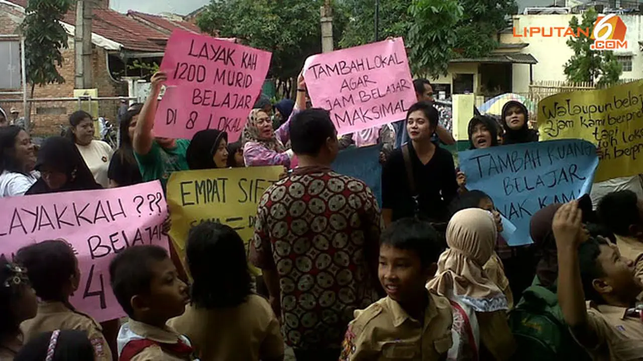 orangtua-demo-140208b.jpg