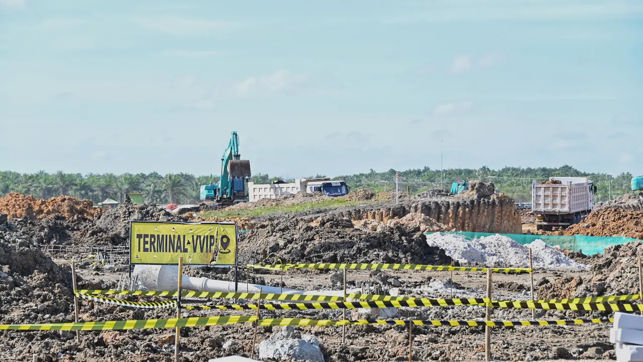 Pembangunan Bandara VVIP Ibu Kota Nusantara (IKN) di Kabupaten Penajam Paser Utara, Kalimantan Timur, Kamis (29/2/2024). (Foto: Kementerian Perhubungan/Kemenhub)