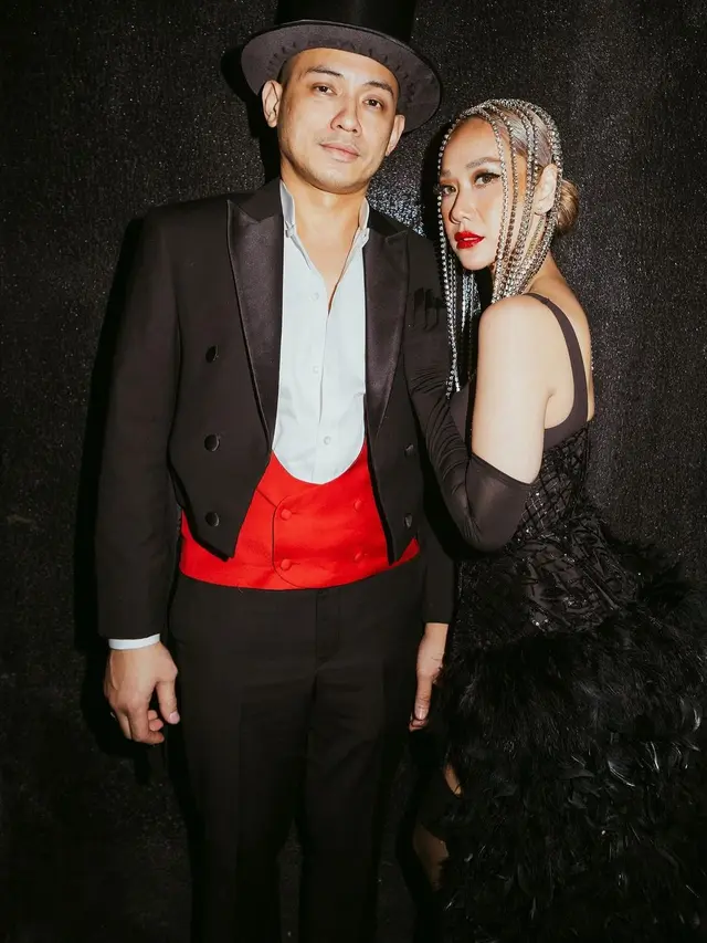 6 Gaya Bucin Serasi Bunga Citra Lestari dan Tiko Aryawardhana yang Selalu Hadiri Event Bersama