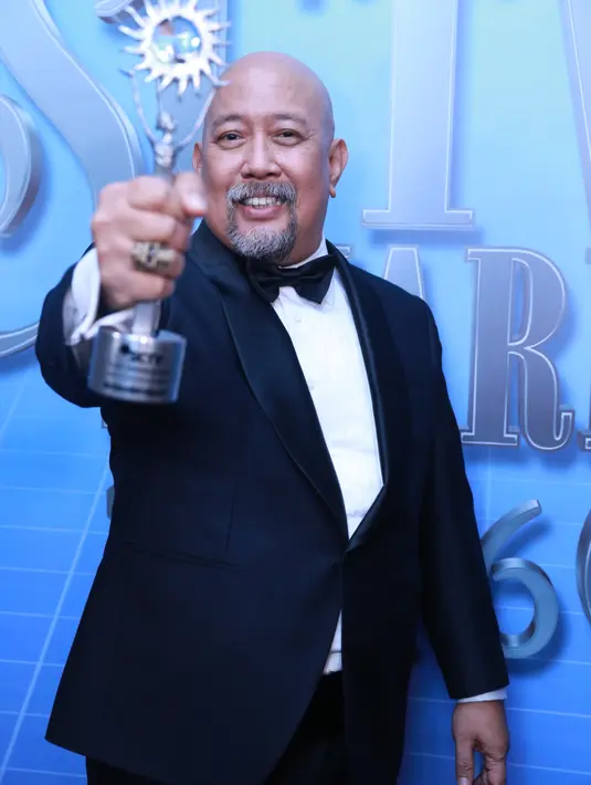 Melihat berbagai karya yang sudah diciptakannya selama ini, Indro Warkop memang pantas mendapatkan penghargaan khusus dengan kategori Lifetime Achievement SCTV Awards 2016. (Adrian Putra/Bintang.com)