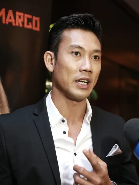 "Saya merasa cukup tua sekarang. Dan kemudian merasa cukup harus mulai dewasa. Mulai lebih curious tentang pasangan," kata Denny Sumargo di Djakarta Teater, kawasan Menteng, Jakarta Pusat, Jumat (21/10) malam. (Adrian Putra/Bintang.com)